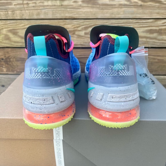 Lebron XVIII University Blue/Metallic Gold Men’s Size 10 Women’s Size 11.5 - Picture 11 of 13